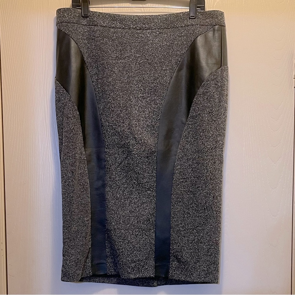 Lane Bryant Gray & Black Pencil Skirt with Pleather inserts. Slit in back. Sz 14